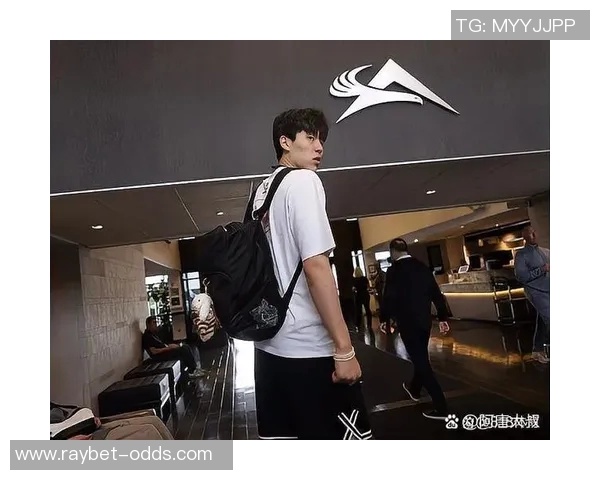 泰森与姚明首次相遇的激动时刻与篮球传奇的跨越之旅