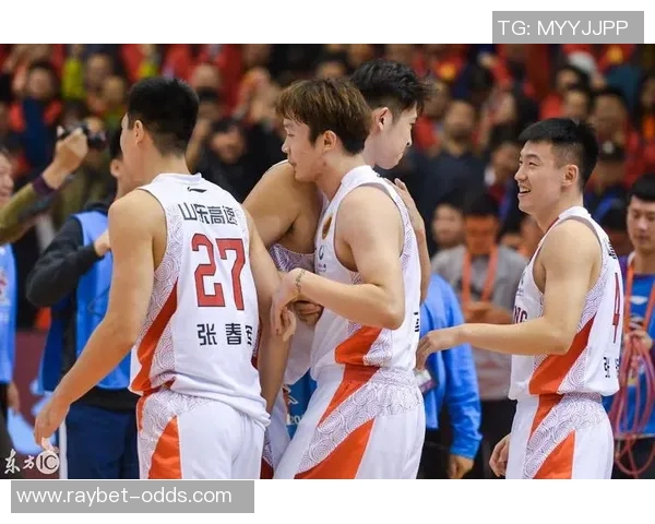 友谊赛精彩对决尤文图斯与拜仁战成平局绝杀瞬间引发全场热烈反响